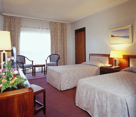 Ledger Plaza Hotel