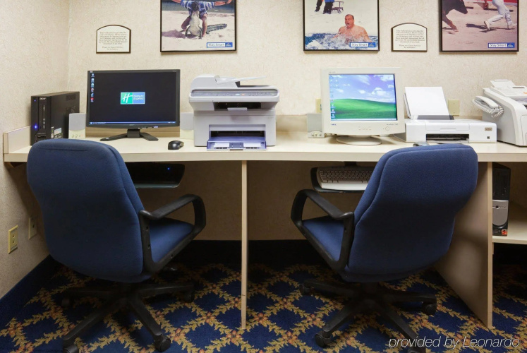Holiday Inn Express Hotel & Suites St. Cloud by IHG