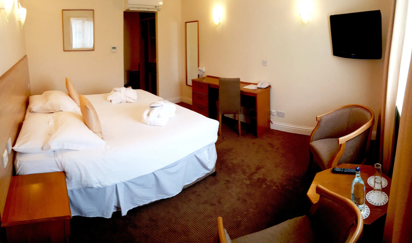 Skylark Hotel