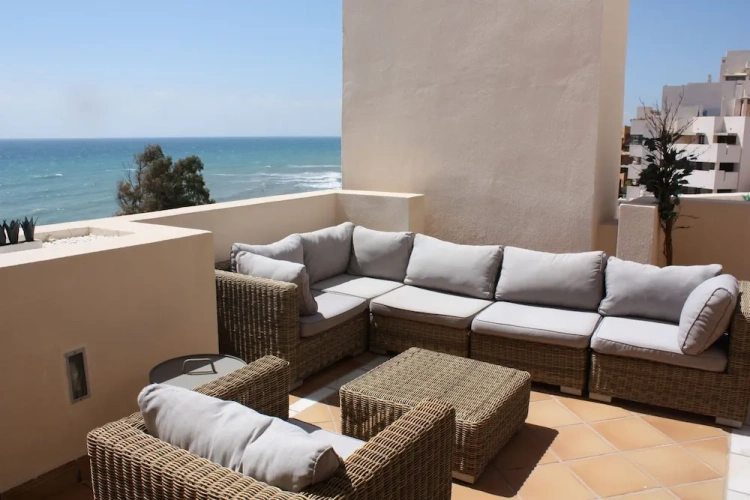 3 Bedrooms Apartment with sea view