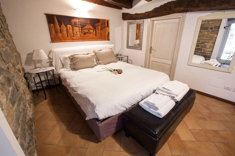 Porta Dipinta house