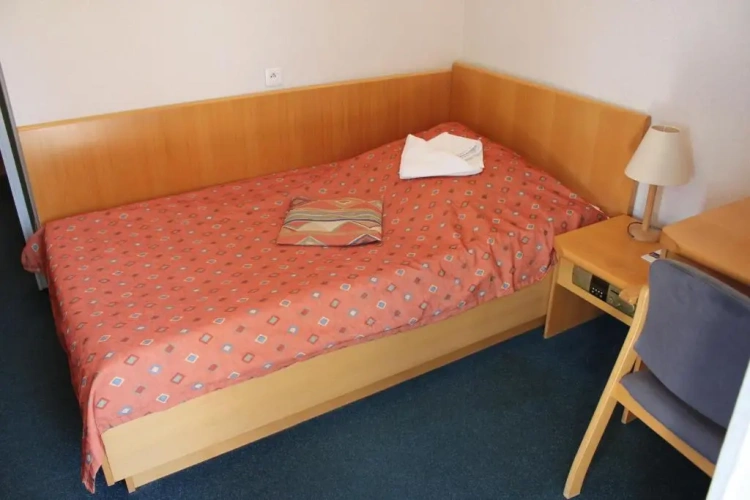 Standard Twin room with view
