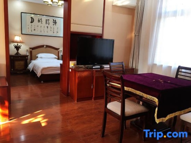 Deluxe Suite