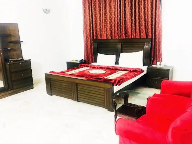 Crystal Inn Guest House