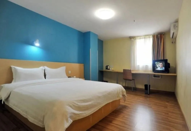 Super 8 Hotel