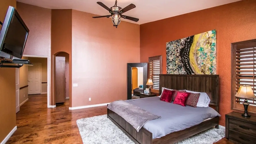 5 Bedrooms Studio