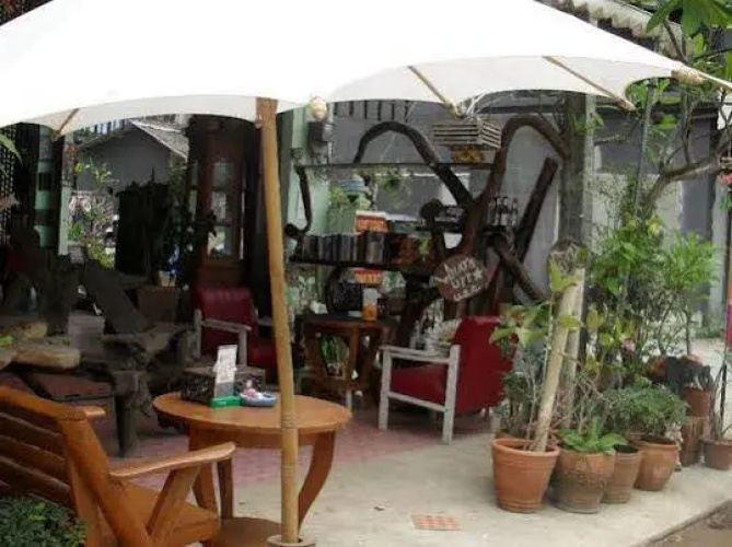 Area 51 Guesthouse