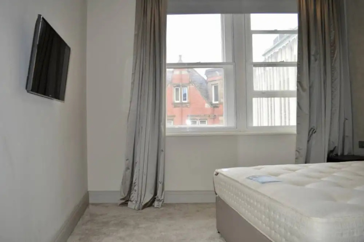 Modern 2 Bedroom Central Manchester Apartment