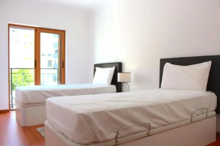 Damaia Apartment