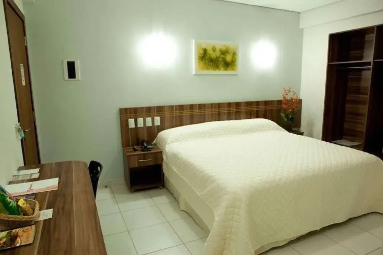 Serras Hotel