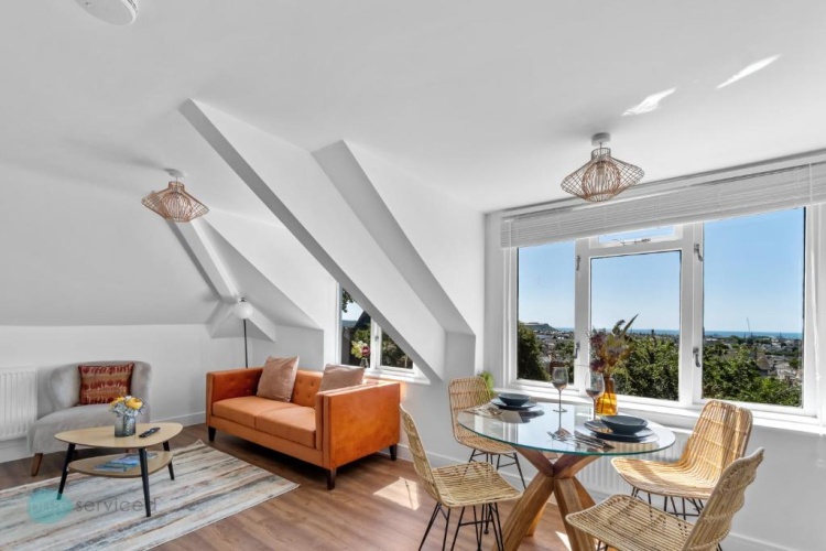 Deluxe Apartment