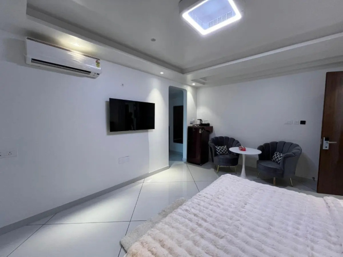 J60 Suites