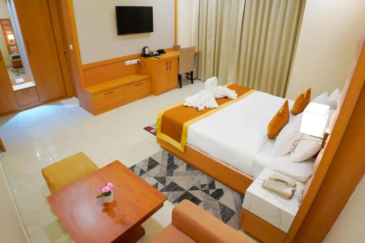Hotel Cheer Royale