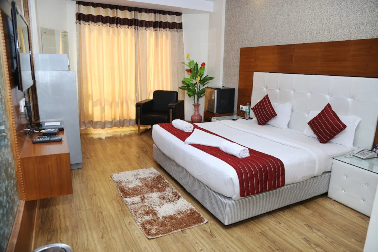 Qcent Gurgaon by Pacific Inn
