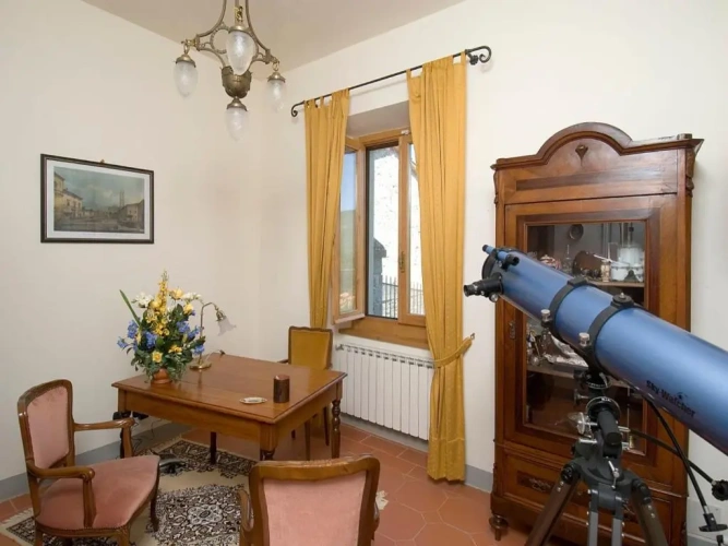 6 Bedrooms Villa