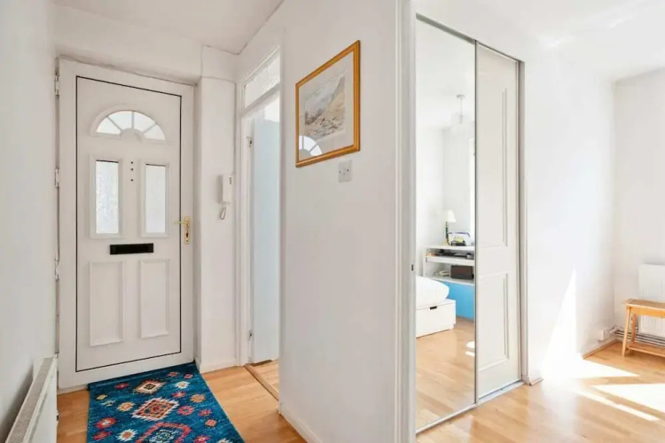 Spacious 3 Bed Flat W/communal Garden in Euston