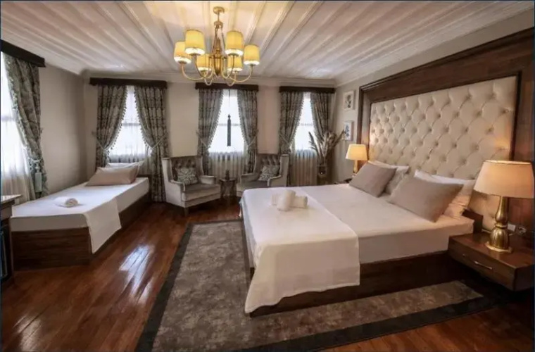 Mezzootel