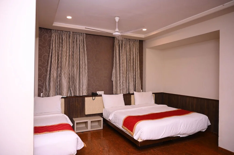 Hotel Center Point