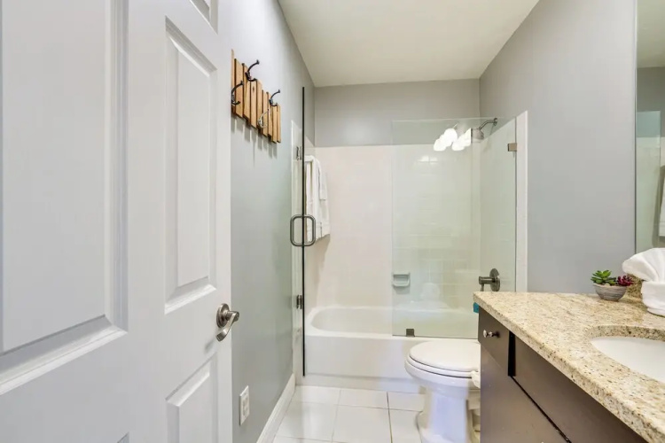 Naples Home Near 5th Ave South, Beaches & Zoo