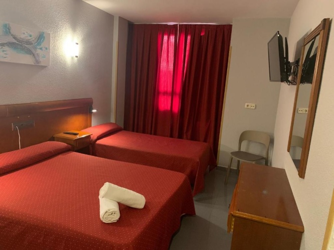 Standard Triple room
