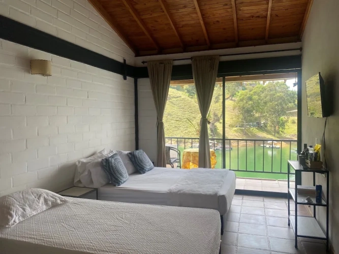 Standard Triple room