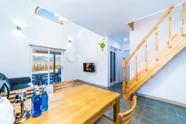 Hyovely House