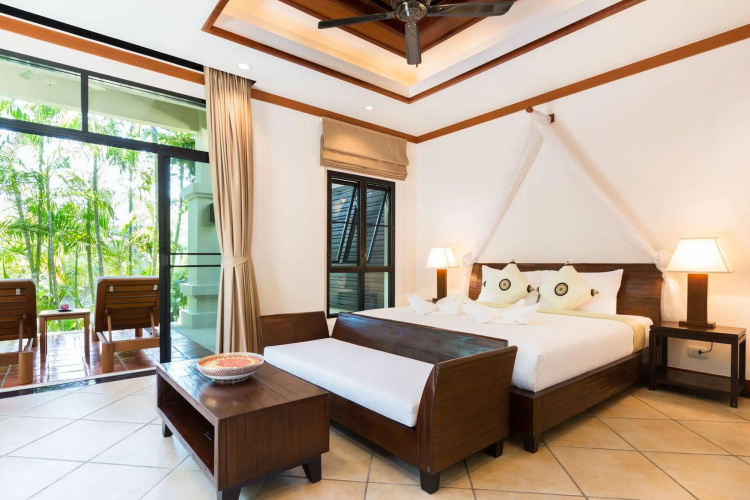 Nai Harn Baan-Bua Villas