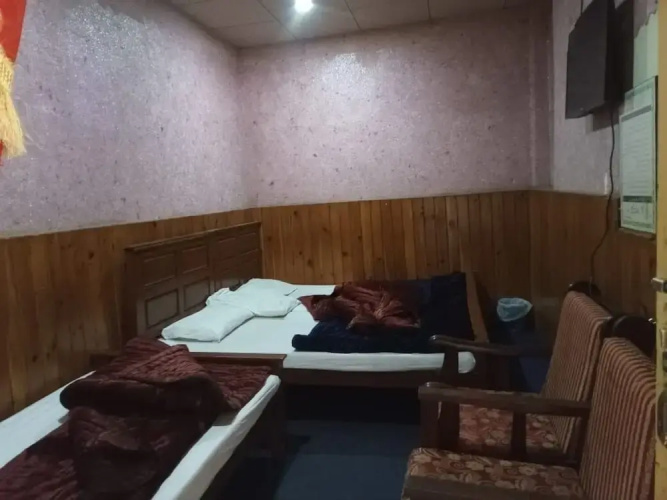 New Shabistan Hotel