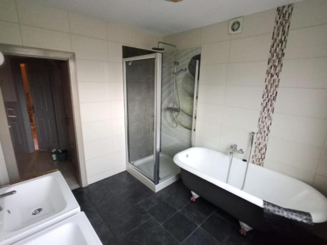 4 Bedrooms Deluxe Apartment