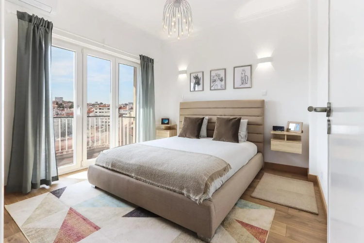 Apartment 66