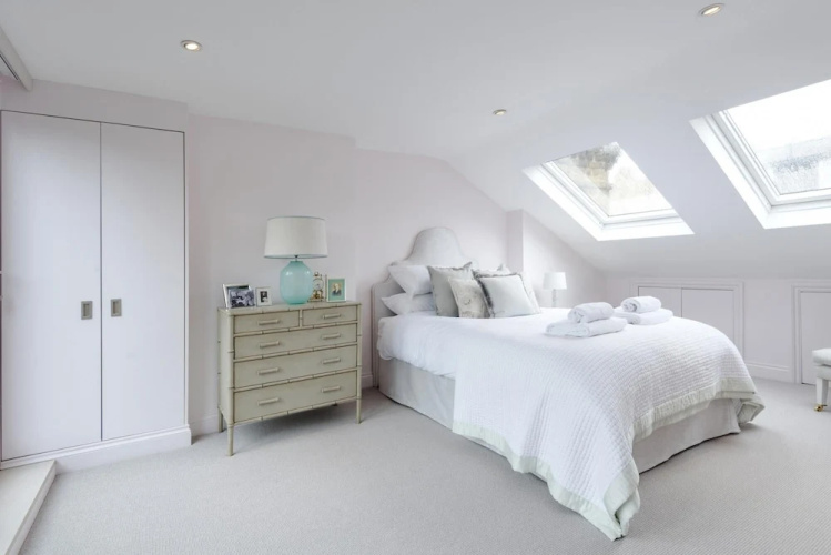 Chic Wandsworth Home With Patio
