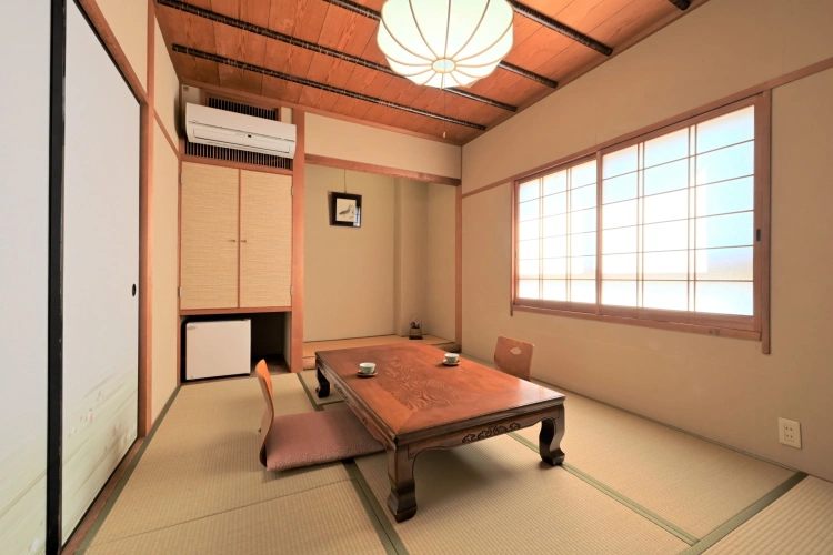 Economy room with garden view