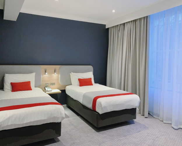Holiday Inn Express London - Victoria photo 8