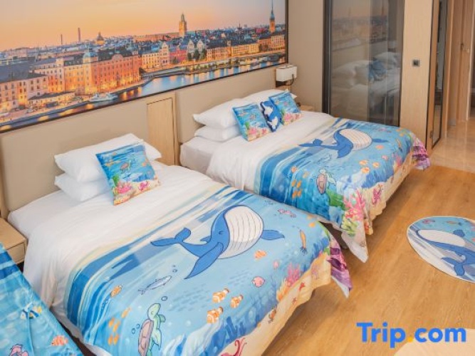 Deluxe Double room with city view