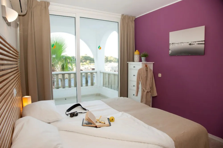 Orange Colom Seaside Apartments