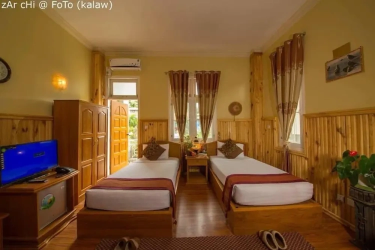 Standard Triple room with balcony
