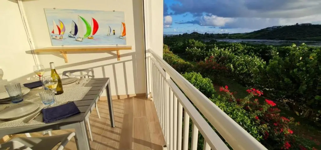 Charm And Sea, Large Studio Designed by Architect