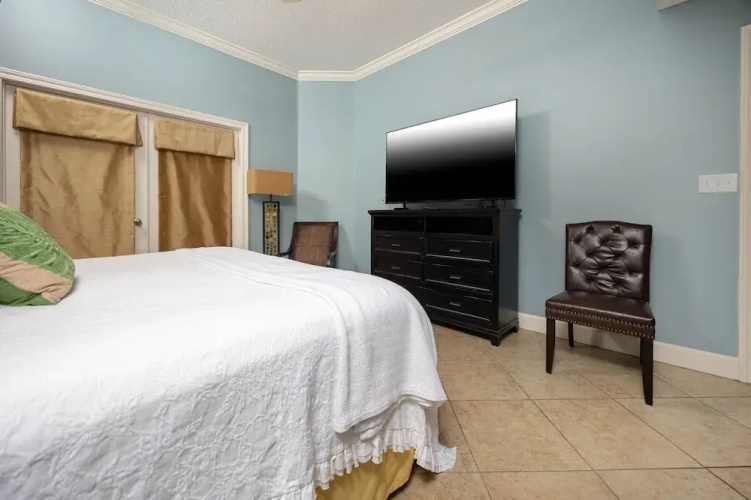 Phoenix West 2105 3 Bedroom Condo