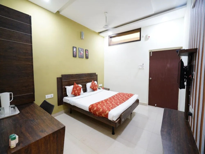 OYO Flagship 8173 Hotel Singh Palace