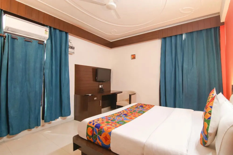 Fabhotel The Lavish Villa