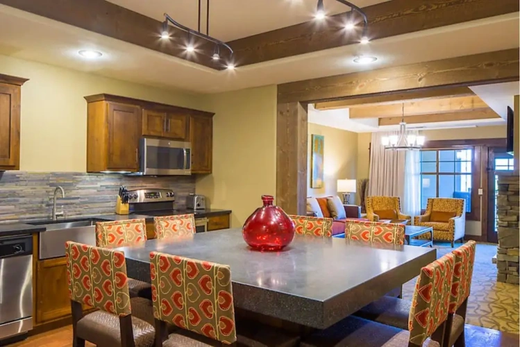 2 Bedrooms Double Suite with lake view