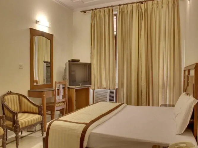OYO Rooms Huda Metro Flagship