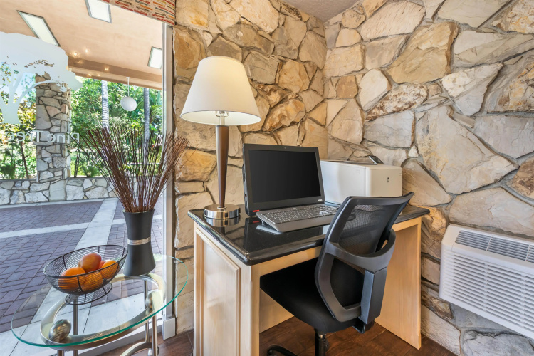 Best Western Pine Tree Motel