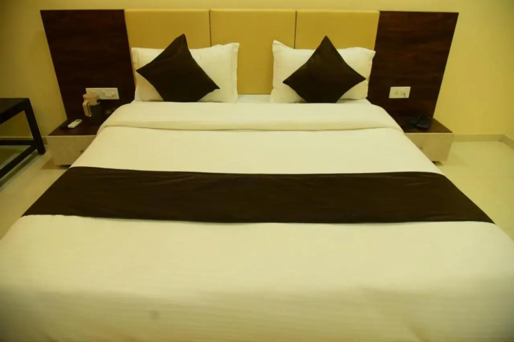 Hotel  Savera Palace