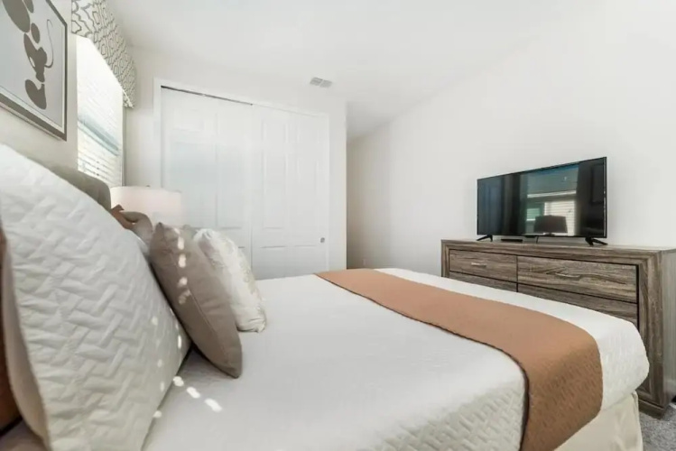 1743 CV - Solara - Luxury 9 Bed Heated Private Pool