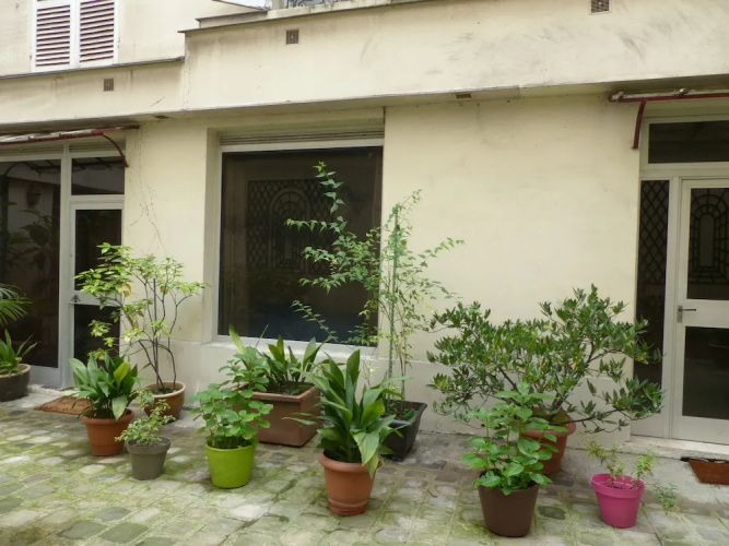Rue Turgot Apartment