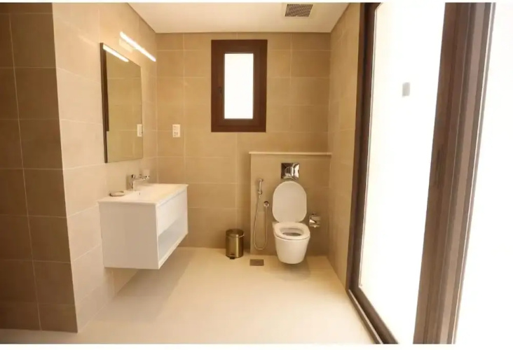 Peaceful 2-bedroom Pool Escape