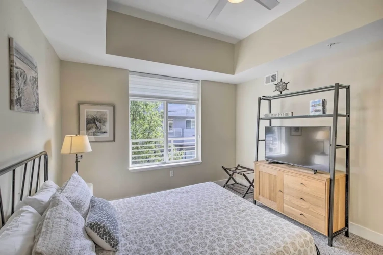 2 Bedrooms Apartment