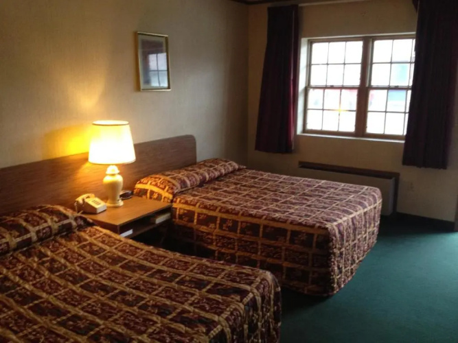 Parkway Inn
