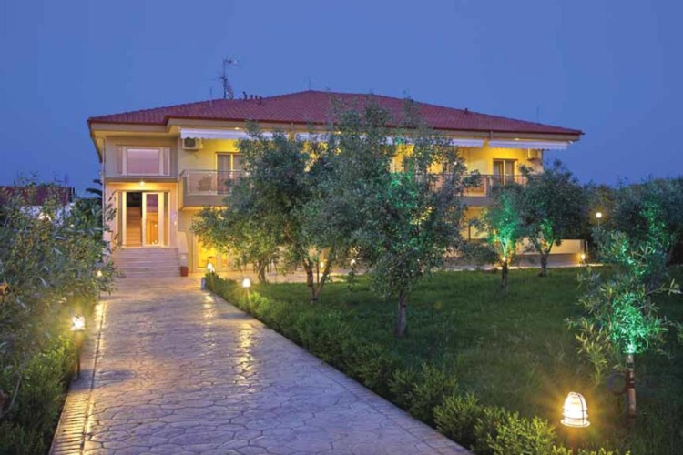 Gaia Studios & Apartments